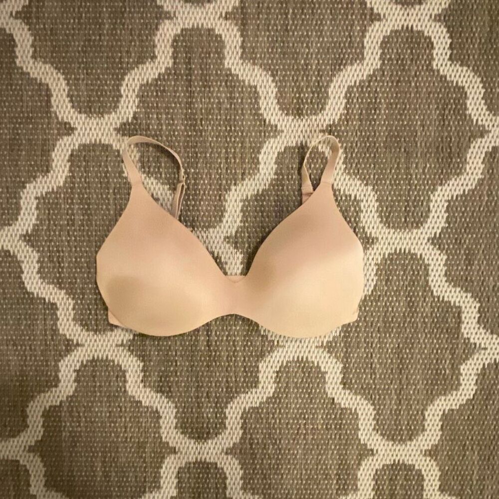 Skims no wire bra size 36DD